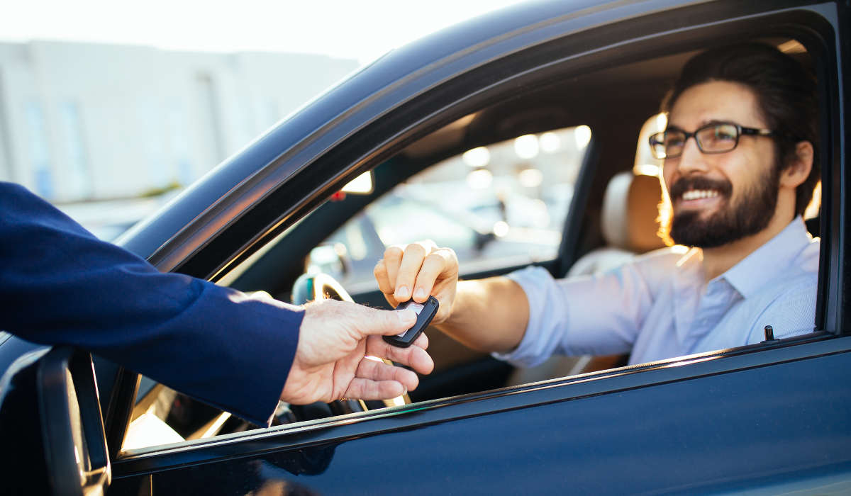 Mistakes to Avoid While Renting a Luxury Car - Mezaar